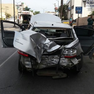 Accidente vial avenida Hidalgo Tampico 0702-2016