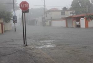 alcalde-andres-zorrilla-apoya-a-damnificados-por-intensa-lluvia-en-madero-4