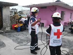 Rescate de persona Tampico Cruz Roja 1403-2016