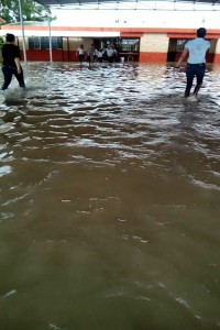 escuela inundada 2