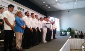 IMSS entrega de cartillas de afiliación  a estudiantes Tampico