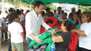 entrega-de-apoyos-a-afectados-gobierno-de-tamaulipas-y-comapa-tampico