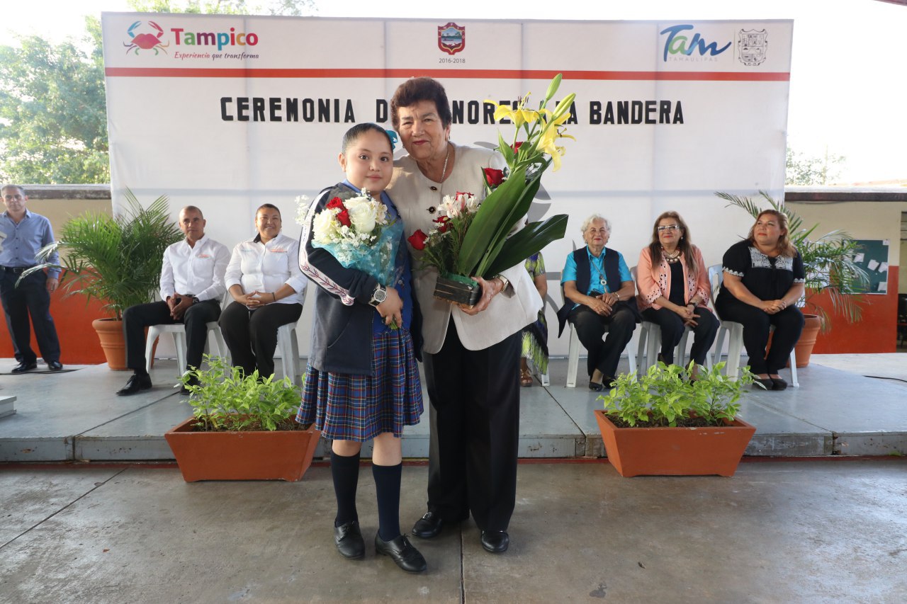 Participa Ayuntamiento de Tampico en Honores a la Bandera en la primaria Club  Rotario – Reporte Noreste